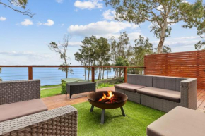 Budgewoi Lake front Oasis - Large Groups Welcome